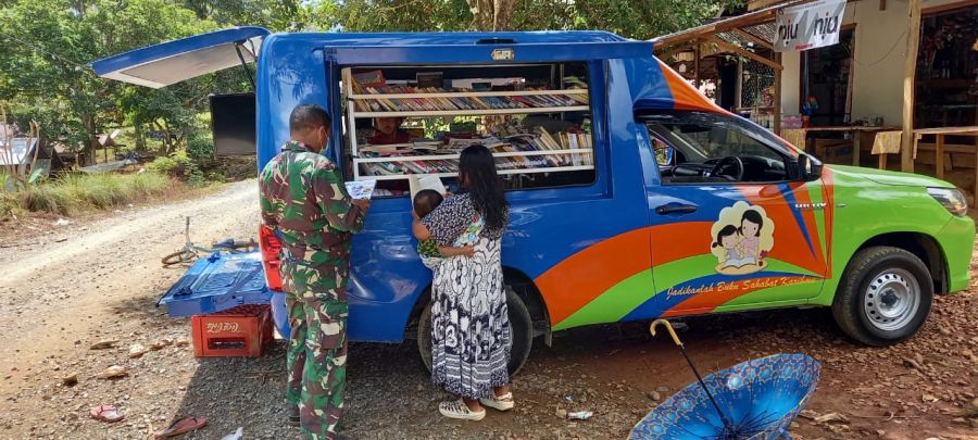Perpustakaan Keliling Merupakan Program TMMD ke 111 Kodim 1009/Tanah Laut