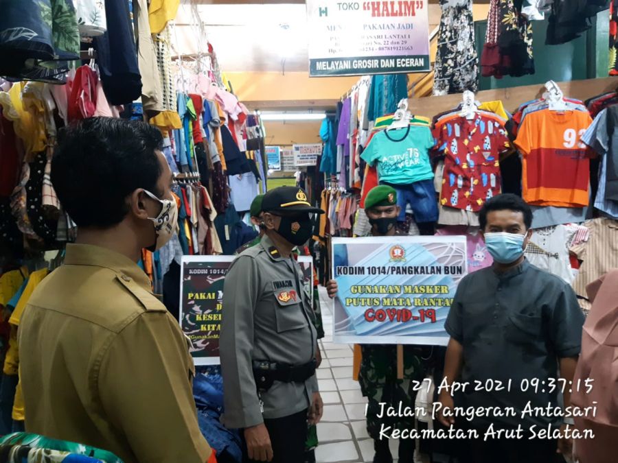 Prokes Kepada Para Pelaku UMKM, Pedagang Pasar Dan Warga Seputaran Kota