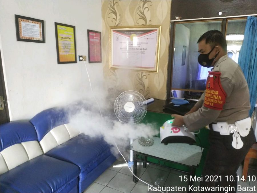 Propam, Lakukan Fogging Disinfektan Atasi Penyebaran Covid Di Ruang Kerja