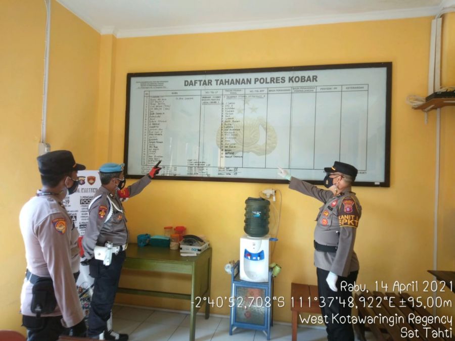 Rutin,laksanakan pemeriksaan dan pengawasan diPolres Kobar. 