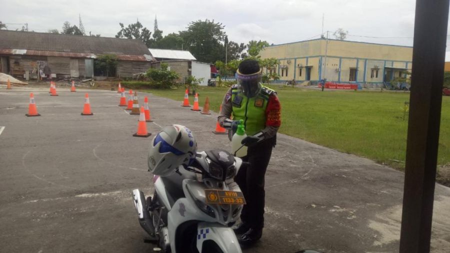 Satlantas Polres Kobar Terapkan Prokes  Uji Praktik SIM