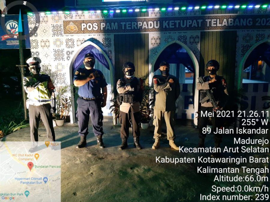 Satlantas Polres Kobar Yang Tergabung Dalam Pospam Operasi Ketupang Telabang 2021 Laksanakan Patroli