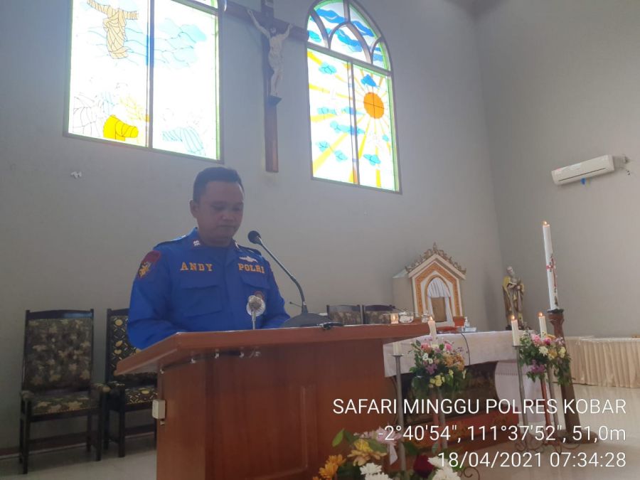 Satpolairud Polres Kobar Berikan Imbauan Prokes dan Kamtibmas Di Gereja Katolik Santo Paulus.