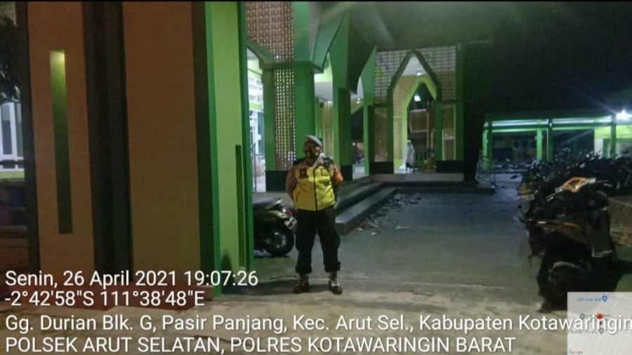 Sholat Taraweh di Masjid Al Hijrah