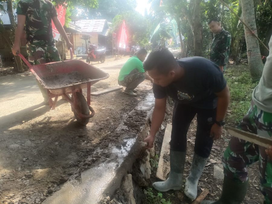 Tahap Finishing Pembuatan Pondasi di Titik nol Perbaikan Mutu Jalan