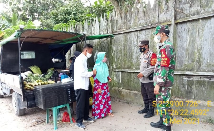 Tim gugus mengambil kebijkan untunk pembubaran warga yang masih berkumpul