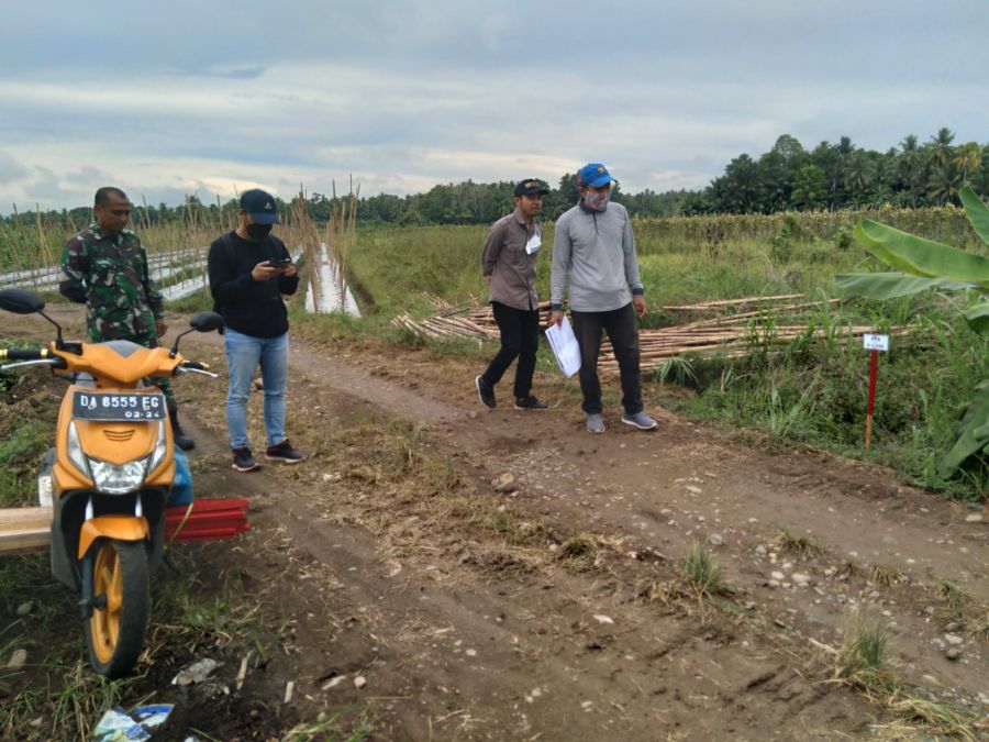 Tim Konsultan Ukur dan Pasang Patok Jalan Sasaran Pra TMMD KE-112
