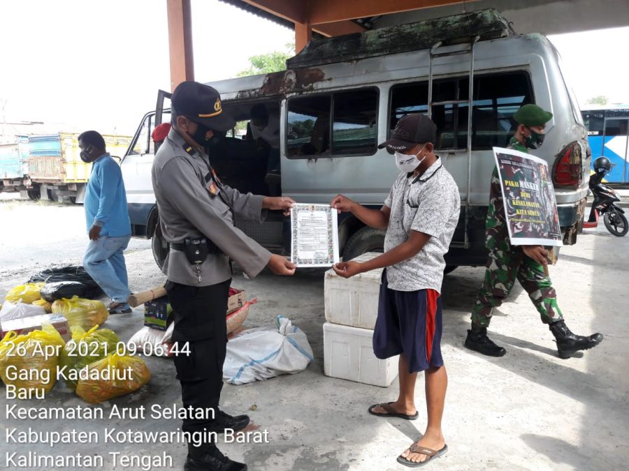 TNI Cegah Karhutla Melalui Imbauan Maklumat Kapolda Kalteng Ke Warga Masyarakat