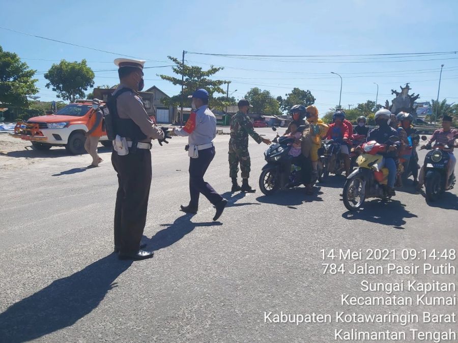 TNI, Polri dan Dishub Kab. Kobar Laksanakan Penyekatan jalur wisata Bugam Raya