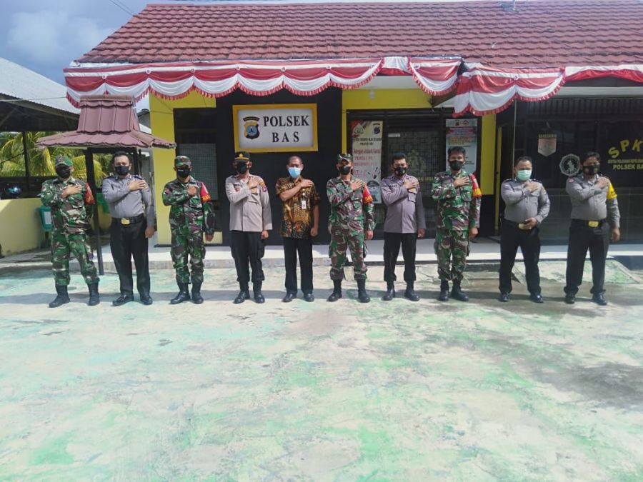 Ucapan selamat HUT Bhayangkara ke 75 oleh Danramil dan Camat BAS Geruduk Polsek Birayang